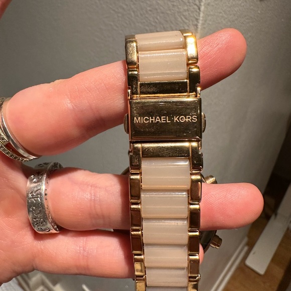 Michael Kors Parker Rose Gold-Tone Blush Acetate Watch - Picture 3 of 6